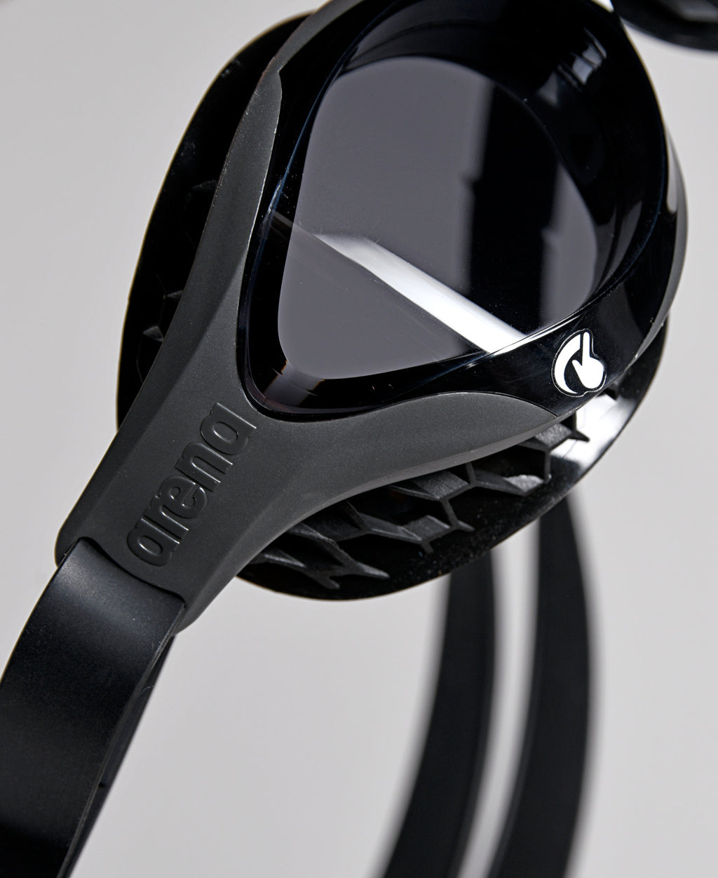 Arena Air-Bold Swipe Smoke-Smoke-Black SW3